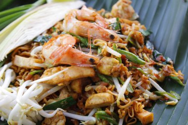 Pad Thai, karides ile kızarmış erişte