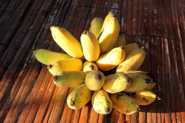 Bananas maduras cultivadas — Fotografia de Stock