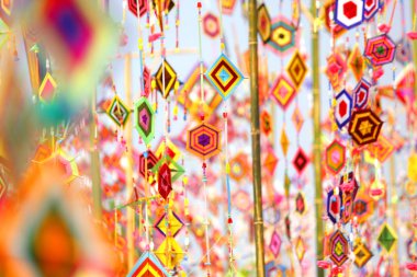 arka plan olarak renkli Tung bayrağı, Isan Kalasin Tay Tung bayrağı