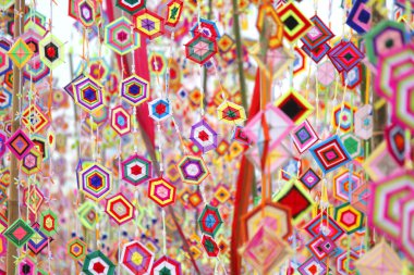 arka plan olarak renkli Tung bayrağı, Isan Kalasin Tay Tung bayrağı