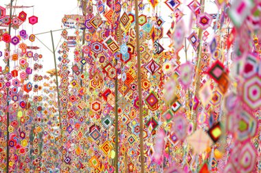 arka plan olarak renkli Tung bayrağı, Isan Kalasin Tay Tung bayrağı