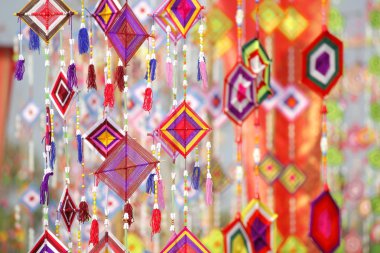 arka plan olarak renkli tung bayrağı