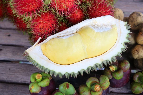 Faimoase Fructe Thailandeze Mangosteen Durian Rambutan Masă Lemn — Fotografie, imagine de stoc