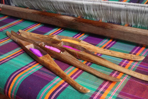 Bobina Madera Tela Seda Tejido Tradicional Seda Tailandesa — Foto de Stock