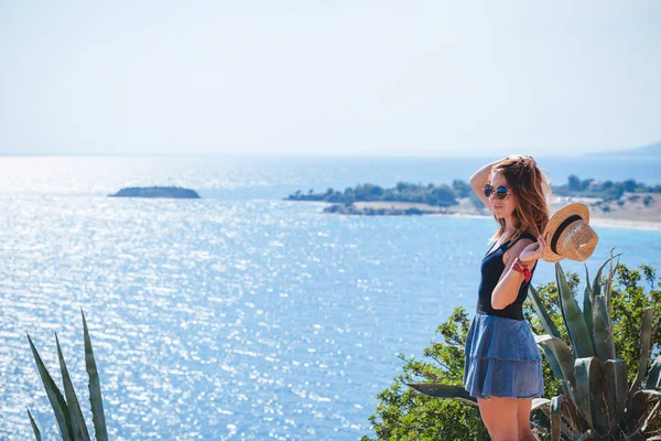Young Woman Enjoying View Sea — Stock Photo, Image