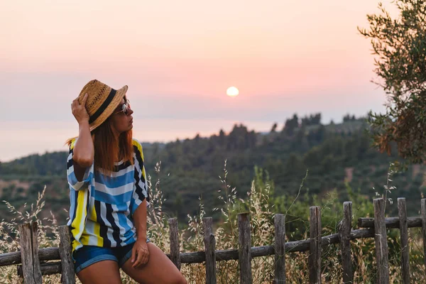 Young Woman Enjoying Sunset View Hill Seaside — Stock Photo, Image