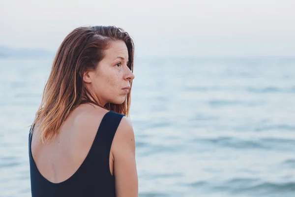 Woman Alone Depressed Sitting Beach — Stock Photo, Image