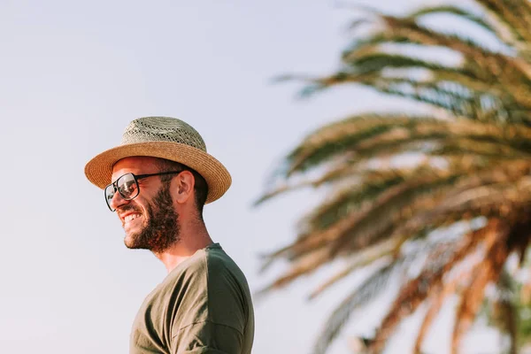 Young Man Standing Palm Trees Looking Sun — Stock Photo, Image