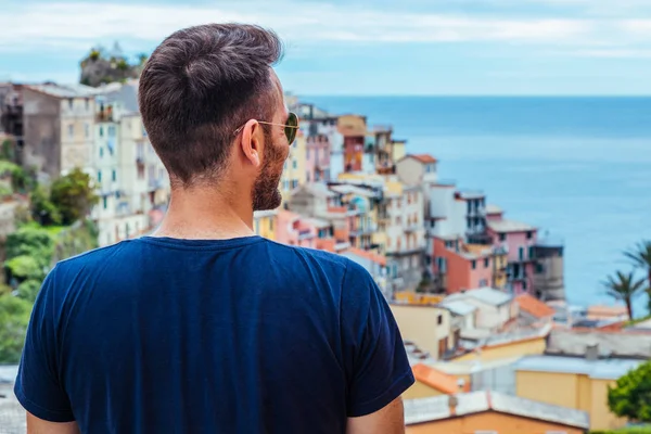 Joven Viajando Por Europa Cinque Terre Italia — Foto de Stock