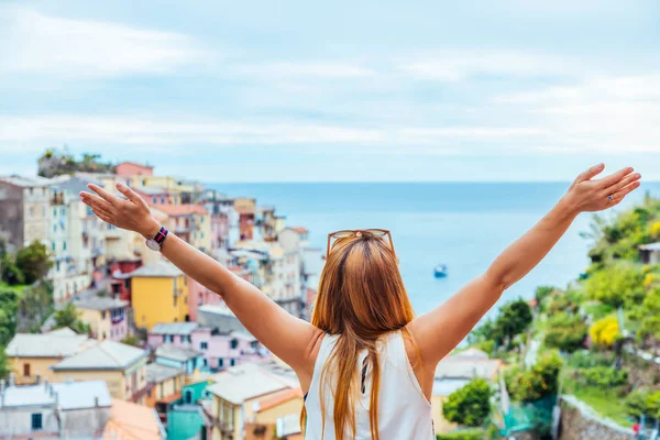 Young Woman Traveling Europe Cinque Terre Italy — Stock Photo, Image