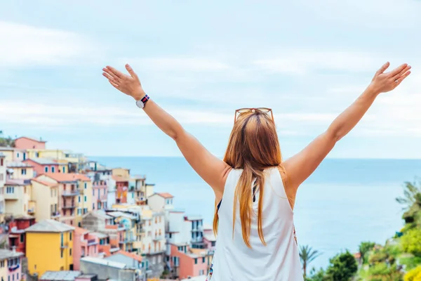 Young Woman Traveling Europe Cinque Terre Italy — Stock Photo, Image