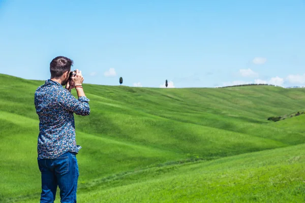 Young Man Traveling Tuscany Val Orcia — Stock Photo, Image