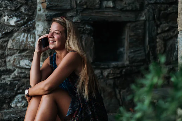 Young Happy Woman Taking Cell Phone Sitting Stairs All Town — Stock Photo, Image