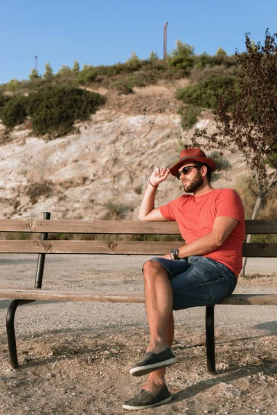 Young Man Sitting Beach Warm Sunset Light — Stock Photo, Image