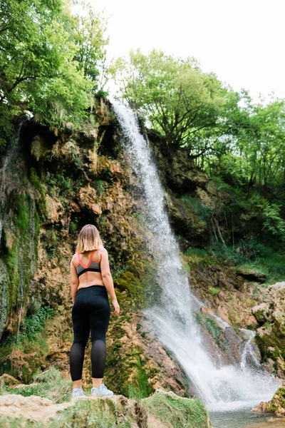 Young Female Nature Explorer Standing Waterfall — Stock Photo, Image