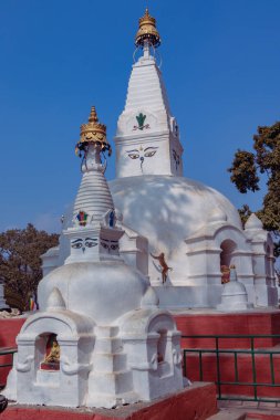 Swayambhunath, Katmandu, Nepal 'de bulunan küçük stupalar.