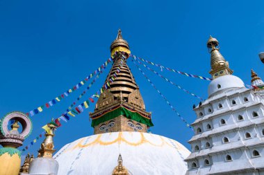 Maymun Tapınağı olarak da bilinen Swayambhunath, Nepal Katmandu 'nun kalbinde yer almaktadır ve UNESCO tarafından Dünya Mirası ilan edilmiştir.