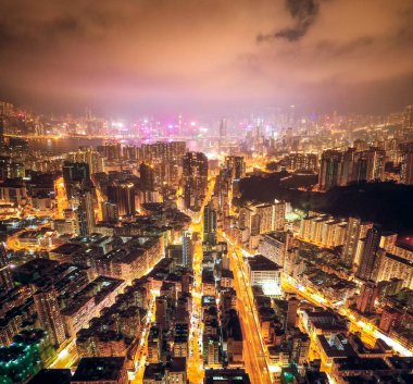 Kowloon, Hong Kong gece sokakta bunlar