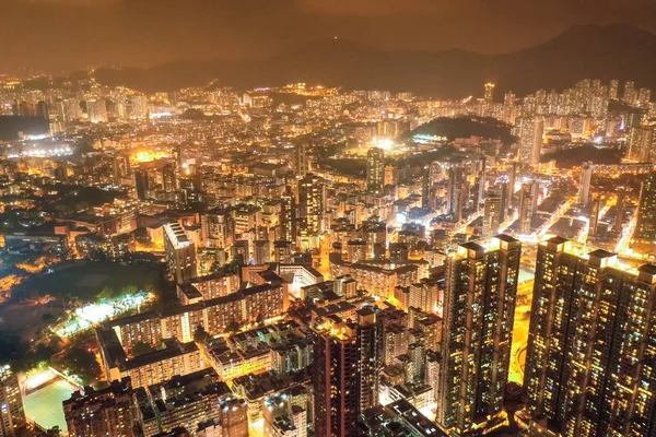 これは九龍 香港の夜の街について — ストック写真