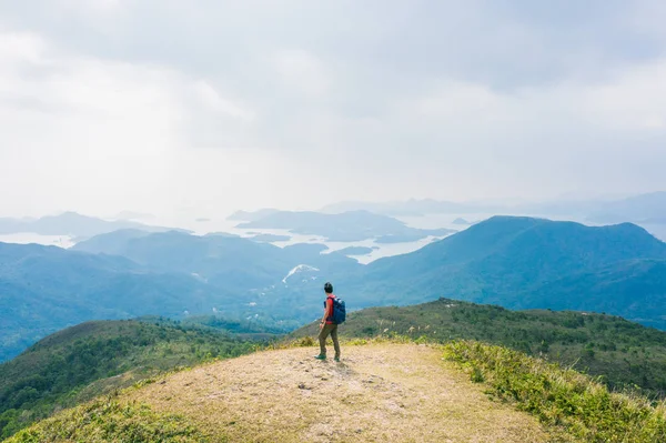 是关于一个徒步旅行的人 — 图库照片