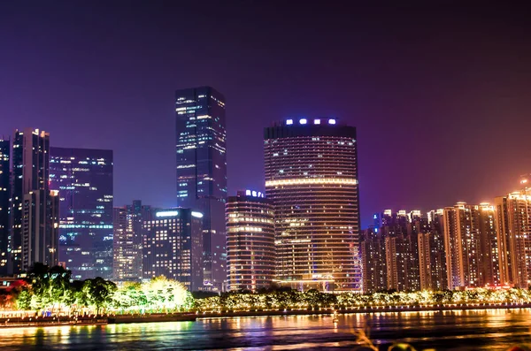 Guangzhou, Çin 'in güzel gece manzarası