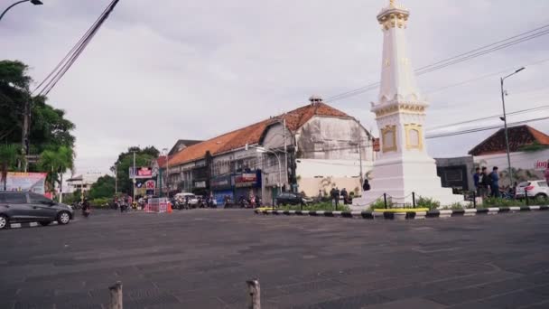 Placu Tugu Yogyakarta wieczorem — Wideo stockowe