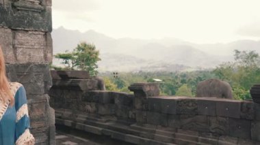 Borobudur Tapınağı Genç beyaz kadın