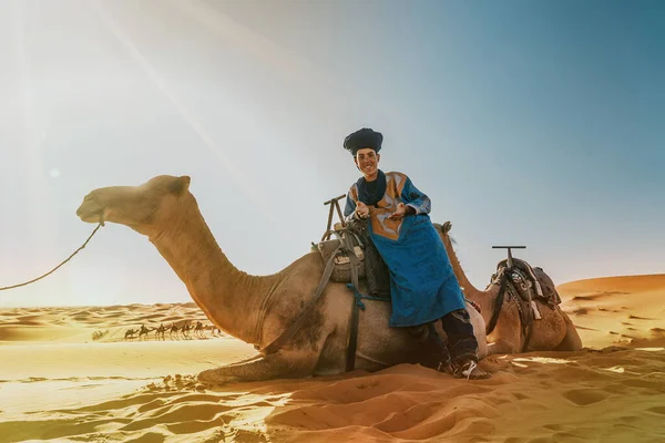 Marokko September 2019 Einheimische Mit Kamelen Merzouga Marokko — Stockfoto