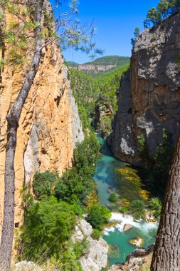 Güzel dağlar ve manzaralar.