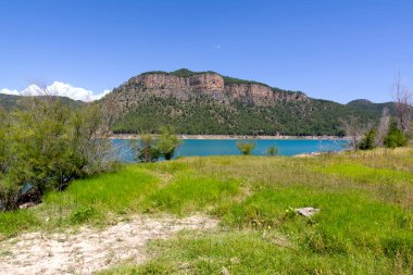 Güzel dağlar ve manzaralar.