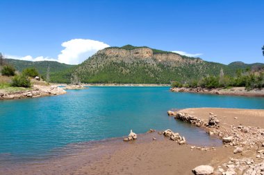 Güzel dağlar ve manzaralar.