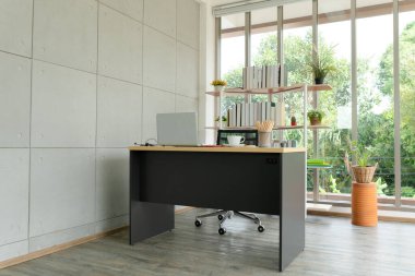 Ofiste rahat çalışma alanı