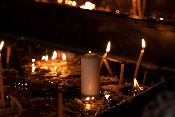 Ljuset Den Mörka Kyrkan Bakgrund — Stockfoto