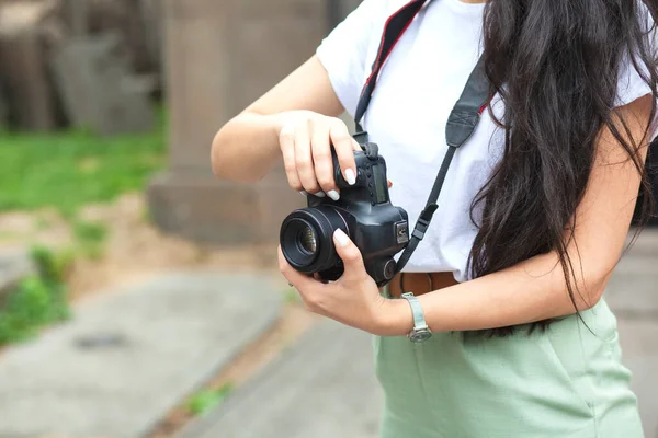 Camera Hand Woman Photographer — Stock Photo, Image
