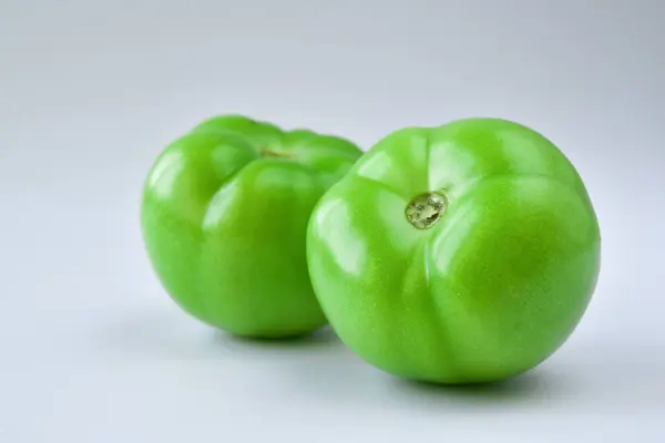Närbild Gröna Tomater Råa Ekologiska Gröna Tomater Redo Att Äta — Stockfoto