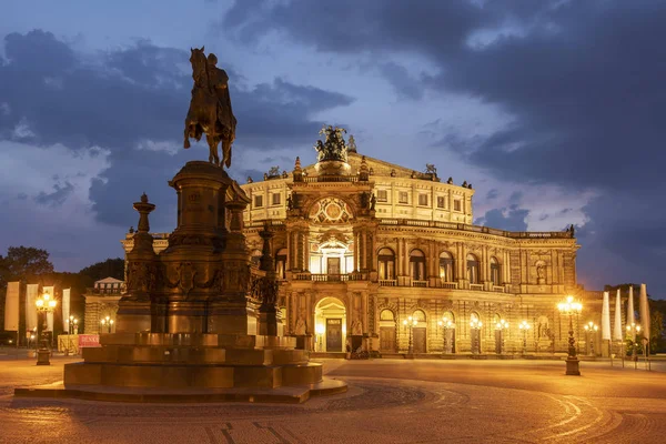 Kral John Memorial Önünde Semperoper Opera House Adlı Gece Dresden — Stok fotoğraf
