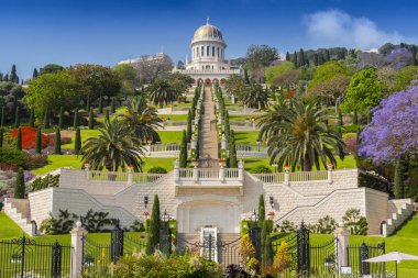 Görünümü Bab tapınak ve Bahai bahçeleri mount Carmel Haifa, İsrail.
