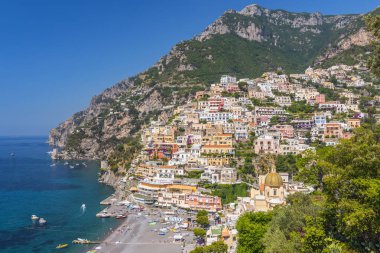 Positano şehir boyunca Amalfi Coast, Campania, İtalya.