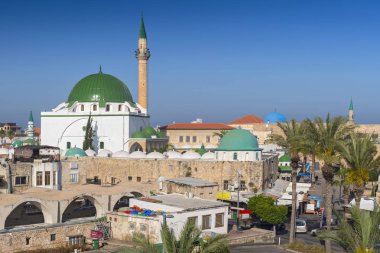 Sokak sahne ve Akko (Acre), İsrail eski şehrine ve el Jazzar Camii.