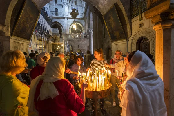 Hacılar Kutsal Sepulchre Kudüs Srail Kilisede Mumlar Yaktı — Stok fotoğraf