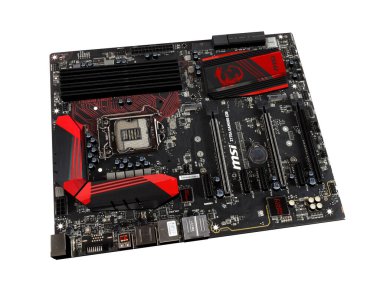 Birçok elektronik bileşene sahip bilgisayar kartı