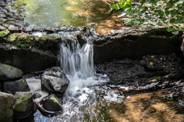 Поле Реки Усеянное Камнями Водопадом Сигерланде — стоковое фото