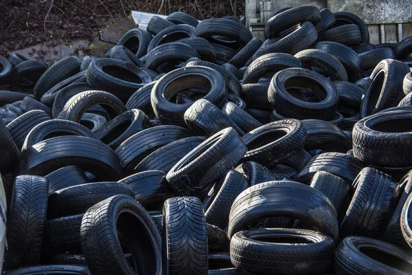 Gran Pila Neumáticos Usados Para Reciclar —  Fotos de Stock