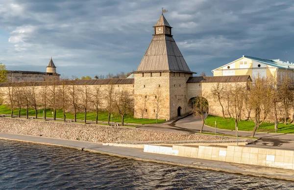 Utsikt Över Pskov Krom Eller Kreml Från Floden Velikaya Vid — Stockfoto