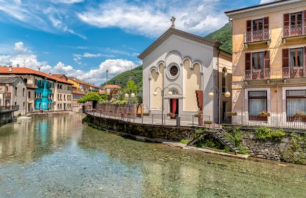 Veduta Dell Oratorio Del Sacro Cuore Sul Canale Nel Centro — Foto Stock