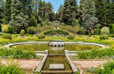 Havuzun içinde genel park, Villa Toeplitz Varese, İtalya