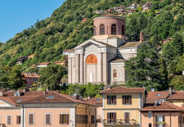 Sant Ambroggio kilise veya yeni kilisede Laveno Mombello, Varese eyaletinde, İtalya