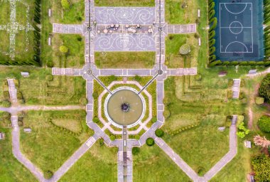 Villa Toeplitz genel bahçede yaz, Varese, Lombardiya, İtalya havadan görünümü