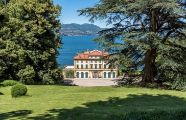 Stresa, Piedmont, İtalya - 14 Haziran 2018: Görünüm, Villa Pallavicino, Stresa, İtalya için Lake Maggiore üzerinde Antik residence