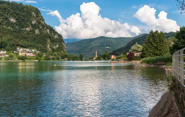 Landschaft Des Ceresiosees Und Der Schweizer Alpen Von Lavena Ponte — Stockfoto